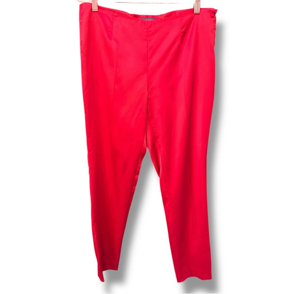 Vince Camuto Red Satin Pants with side Zipper. Size 8